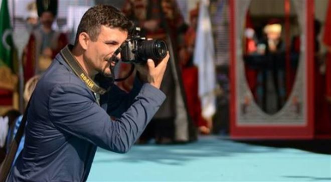 MAHALLE YANARKEN, SAÇ TARANMAZ!