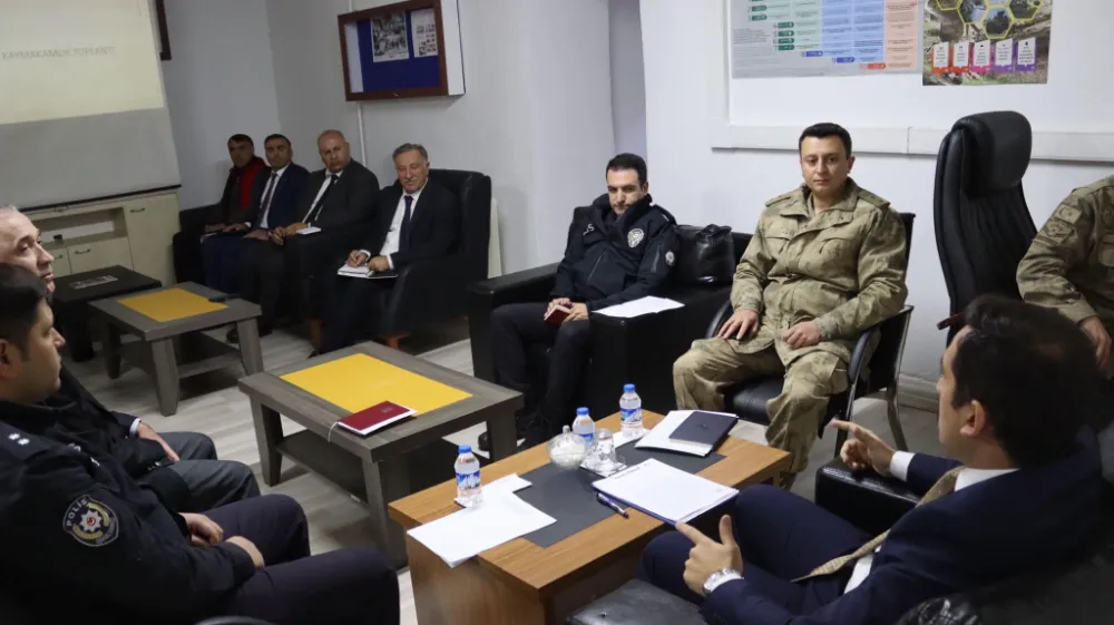KAYMAKAM İPEK KURUM AMİRLERİNİ BAHAR SEZONU İÇİN TOPLADI