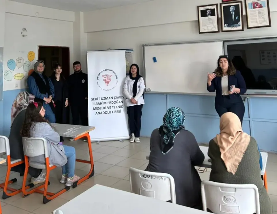 Köy Kadınlarına İlk Yardım Eğitimi