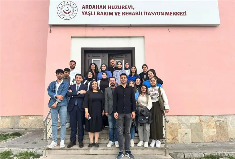 ÇMYO Öğrencilerinden Huzurevi Ziyareti
