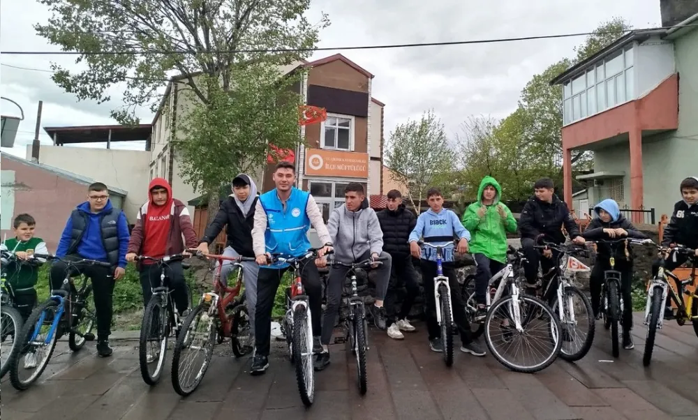 Gençler Camiye Pedal Çevirdi