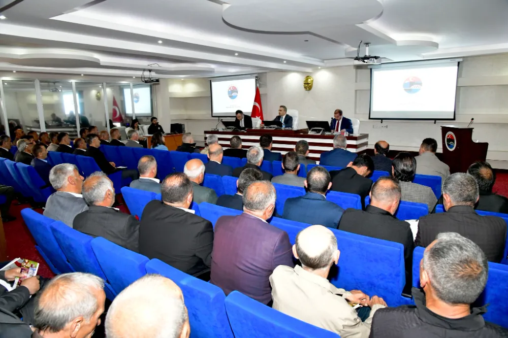VALİ ÇİÇEK MERALAR İÇİN MUHTARLARLA BULUŞTU
