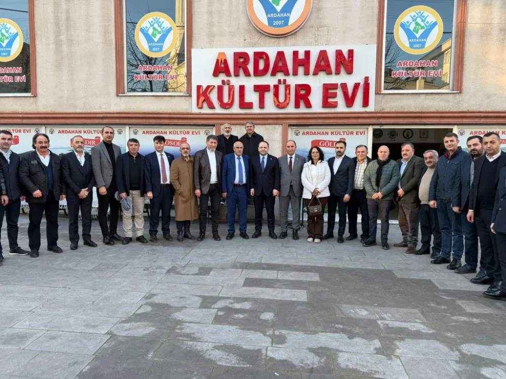 Vekil Koç, Başkan Kurukaya ve İl Genel Meclis Üyesi Kahya, Ardahan Kültür Evinde Hemşehrileri Bir Araya Geldi 