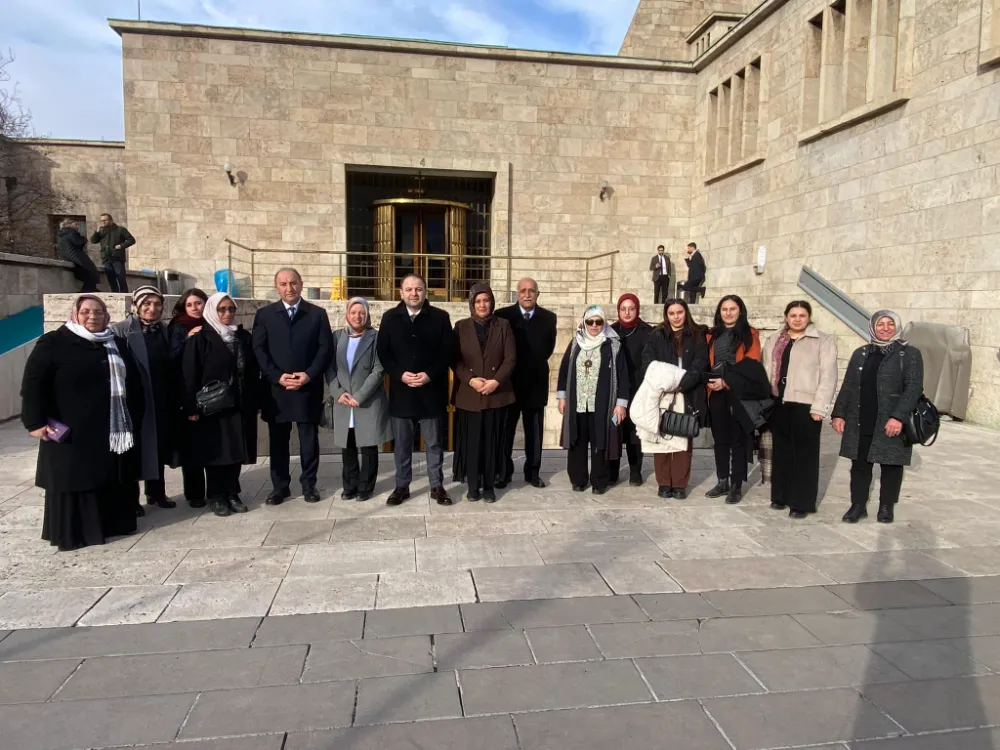 Vekil Koç, Ardahan Kadın Kolları Teşkilatını ve Belediye Başkanlarını Mecliste Ağırladı