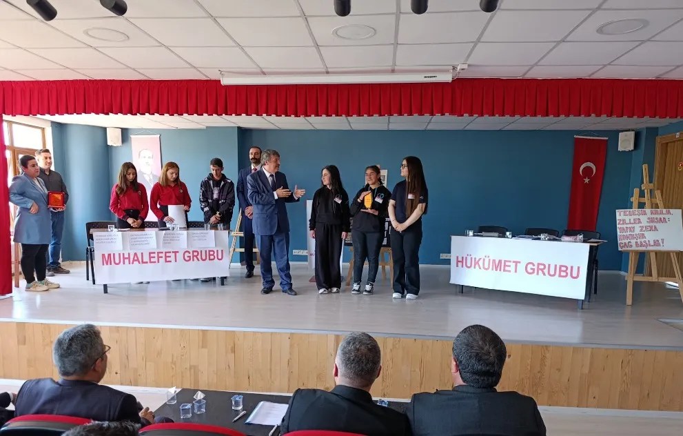 Çıldır ÇPL, Finalde Yunus Emre Anadolu Lisesine Yenildi 