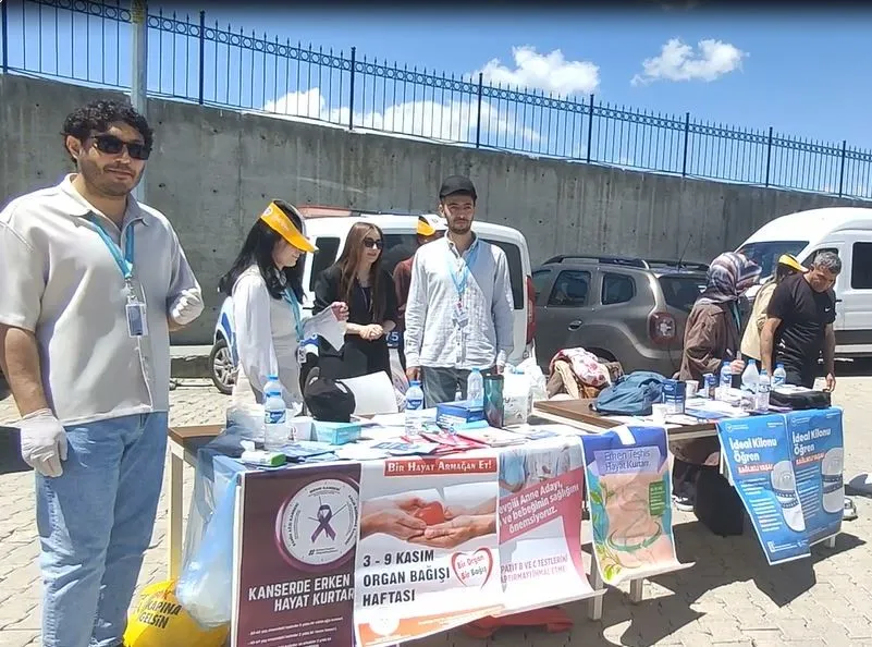 Tiryakileri ikna etmek için Stant Açtılar