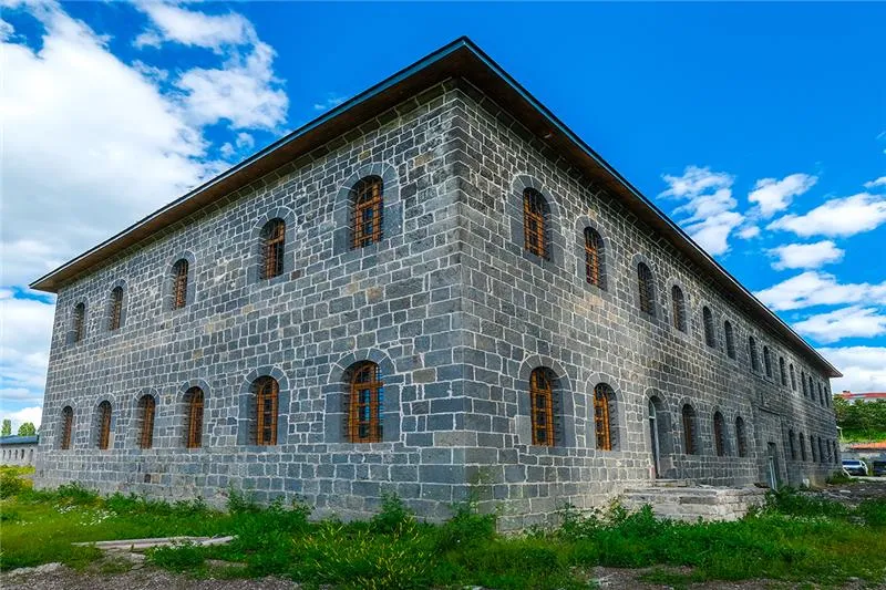 Millet Bahçesi İçindeki Tarihi Binanın Tahsis Yapıldı