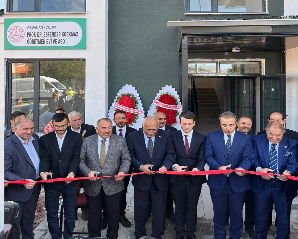 ESFENDER HOCANIN MEMLEKET  SEVGİSİNDE SINIR YOK